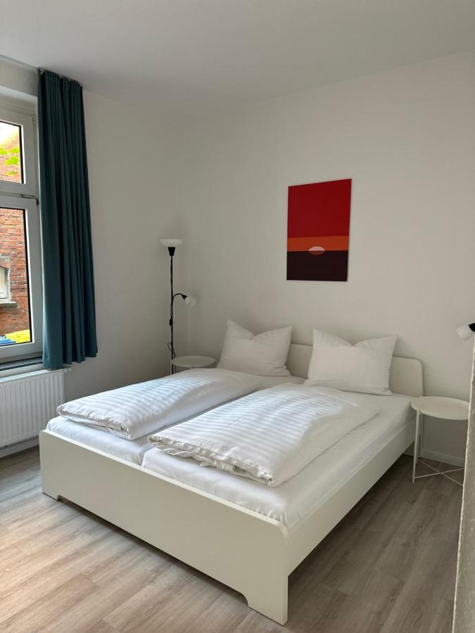 אמדן Hotel Dh -Deutsches Haus- מראה חיצוני תמונה